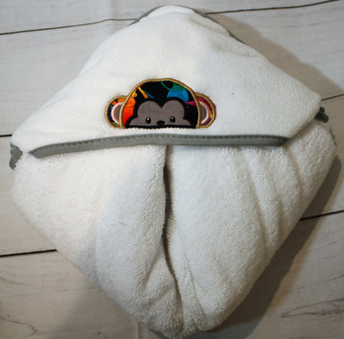 Monkey Peeker Hooded Bath Towel